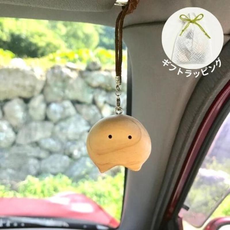 ひのきの妖精 ひのここギフト　カーアロマ　おにぎり　消臭効果抜群　ギフトラッピング(木工房ゆうむさん)のメインイメージ