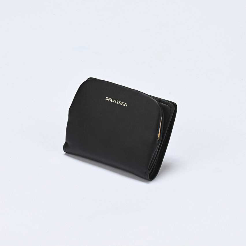 二つ折り財布　廃棄リンゴからうまれたサステナブル素材“アップルレザー”使用(SALASANAさん)のメインイメージ