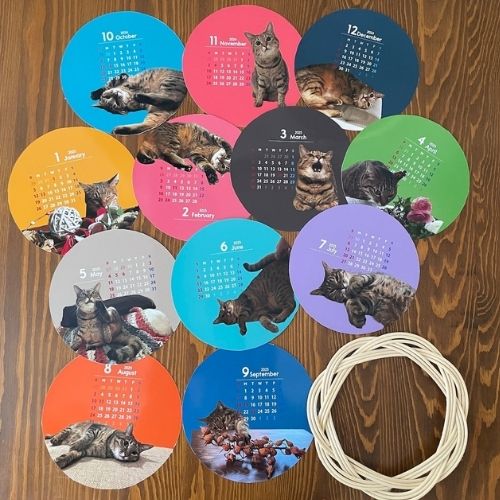 セミオーダーメイド ご注文月スタート ラタンフレーム うちの子 カレンダー(grinieさん)のメインイメージ