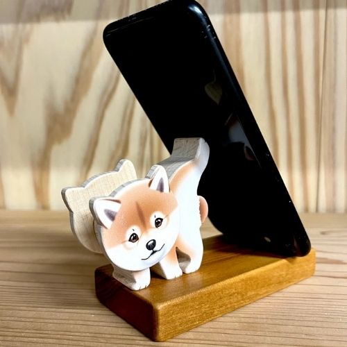 柴犬のスマホスタンド【君は放物線を見たか？】台座：レギュラー(木工房ゆうむさん)のメインイメージ