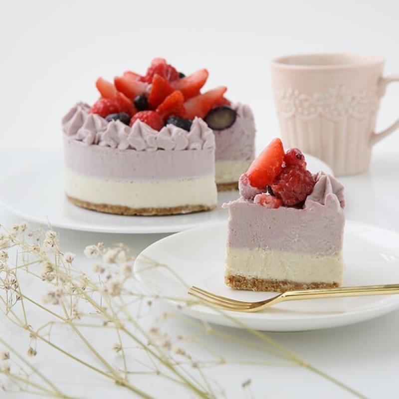 お誕生日などに！デコレーションRAWケーキ イチゴ 4号（12cm）(santecafeまるさん)のメインイメージ
