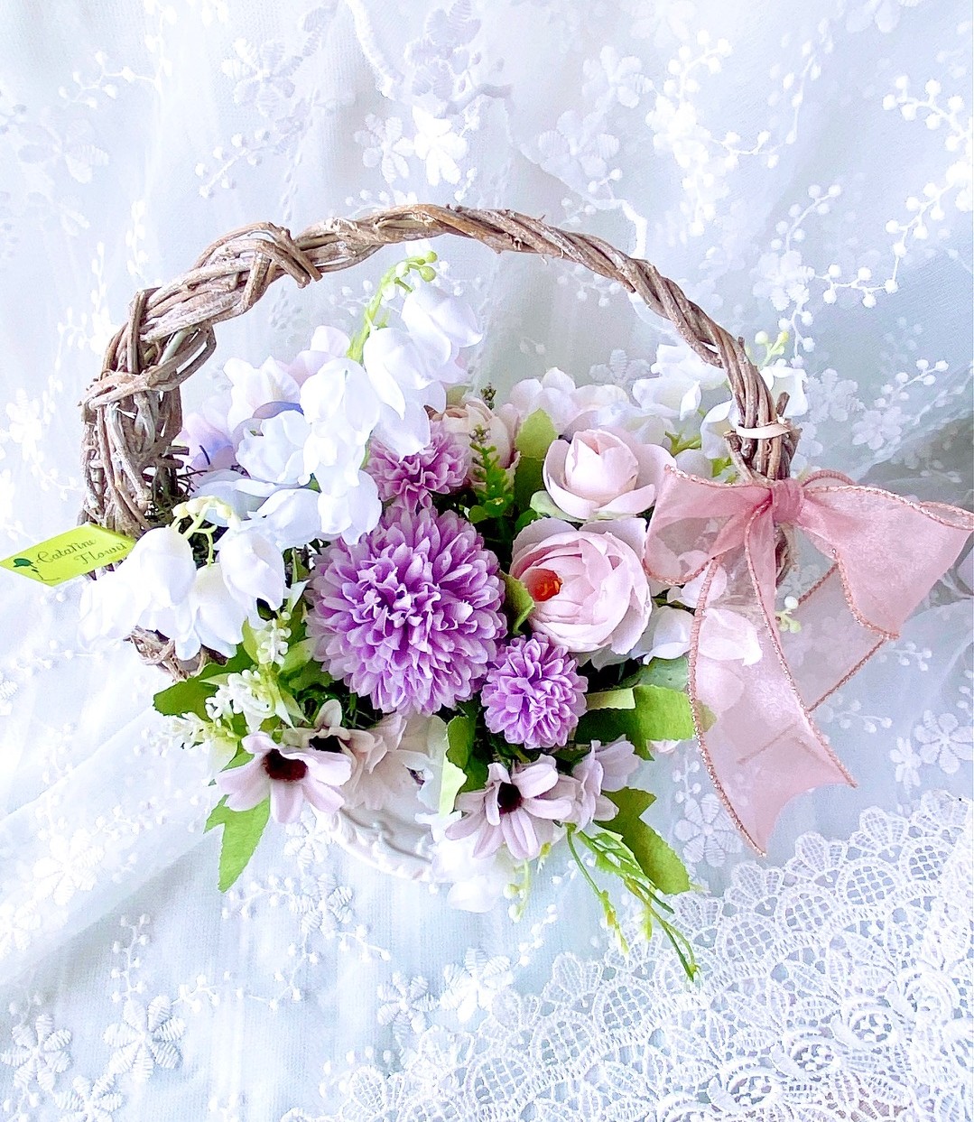 母の日ギフト・ふんわり花かごリース（カタリーヌフラワー）CA-602/size：約Φ23㎝(フルールちよさん)のメインイメージ