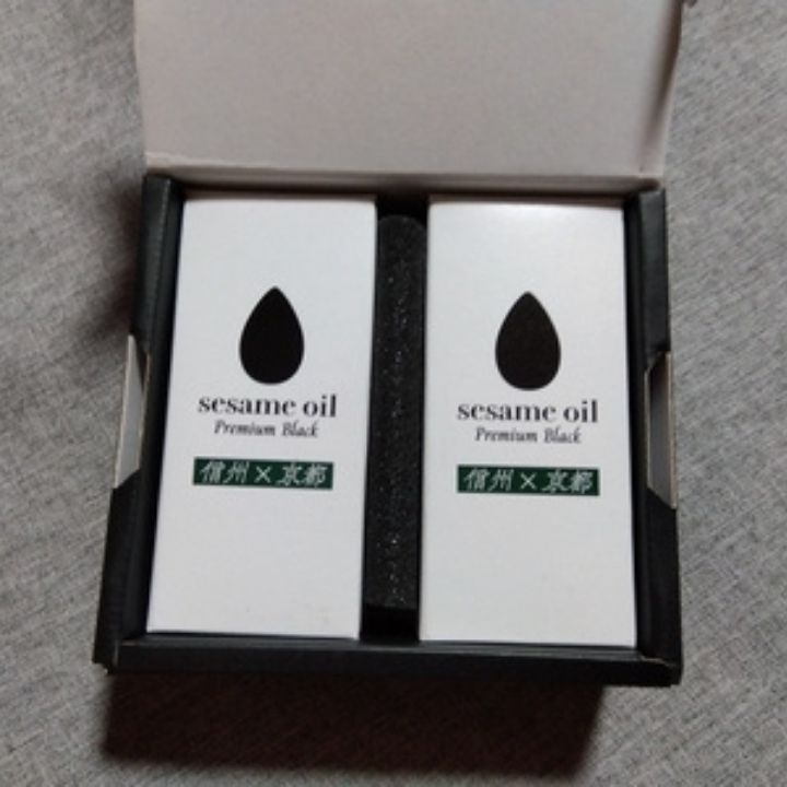 ☆ヒルナンデスで紹介☆sesameoil Premium Black ギフト箱入り 50ｇ 2本 (とざ和農商さん)のメインイメージ