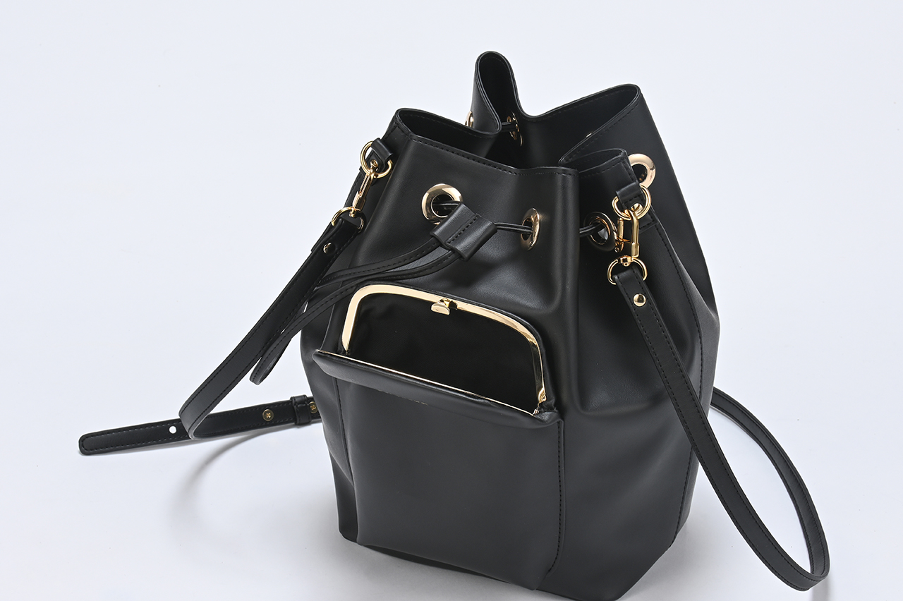 巾着型ショルダーバッグ　廃棄リンゴからうまれたサステナブル素材“アップルレザー”使用(SALASANAさん)のメインイメージ