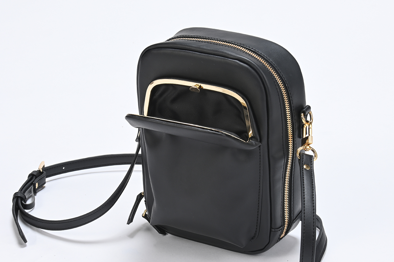 ミニショルダーバッグ　廃棄リンゴからうまれたサステナブル素材“アップルレザー”使用(SALASANAさん)のメインイメージ