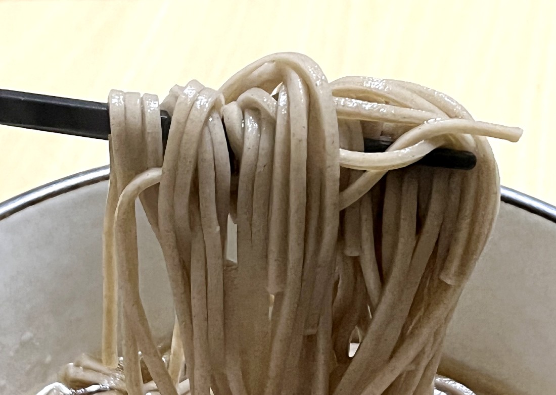 名物Ｂ級グルメおいしい肉そば（4人前）鶏チャーシュー入り　暑い夏は冷たく寒い冬は温かくして(sweetpool gardenさん)のメインイメージ