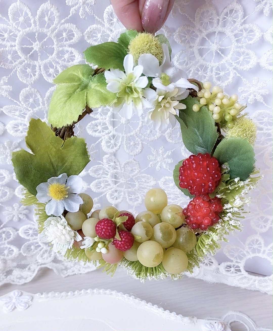 冷蔵庫内の匂いを消す果実のリース（カタリーヌフラワー）HA-5013/ 約径11㎝(フルールちよさん)のメインイメージ