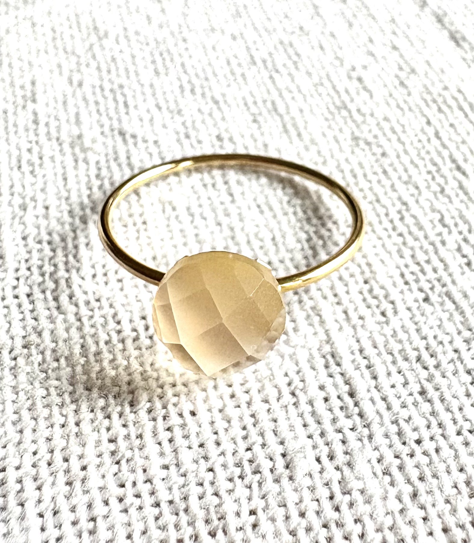 ムーンストーン【8mm 14kgf ring 13号】(nana＆jewelsさん)のメインイメージ