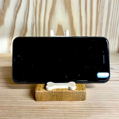 フレンチブルドッグのスマホスタンド【君は放物線を見たか？】台座：レギュラー(木工房ゆうむさん)のメインイメージ