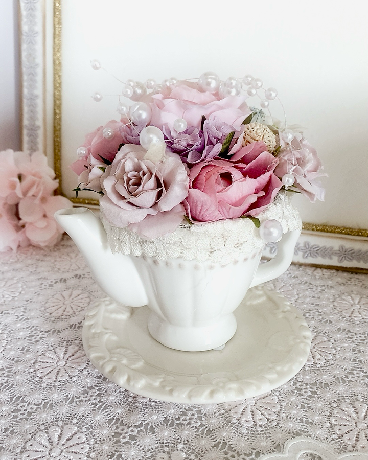 花咲くティーカップアレンジ ・カタリーヌフラワー /CA-604/ H12㎝(フルールちよさん)のメインイメージ