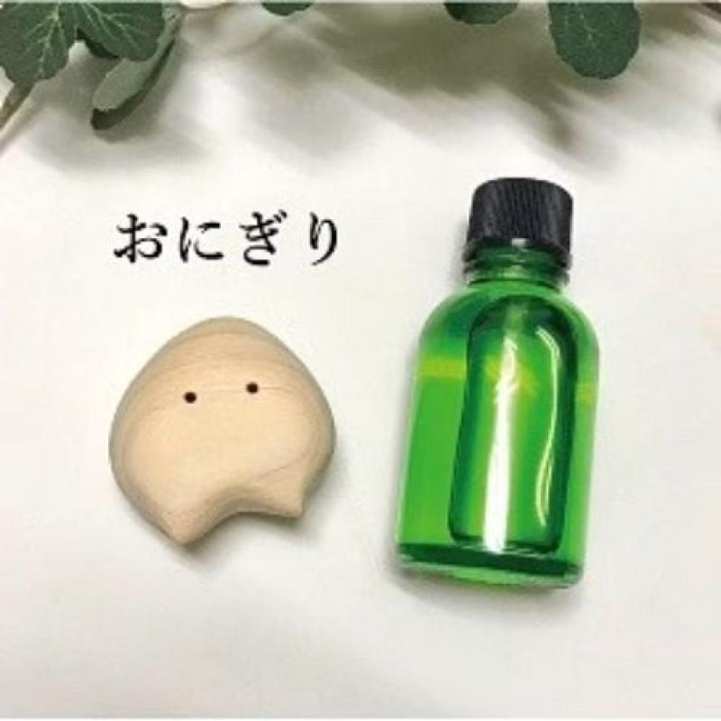 ひのきの妖精 ひのここギフト　カーアロマ　ヒノキ製木箱入り　おにぎり　消臭効果抜群(木工房ゆうむさん)のメインイメージ