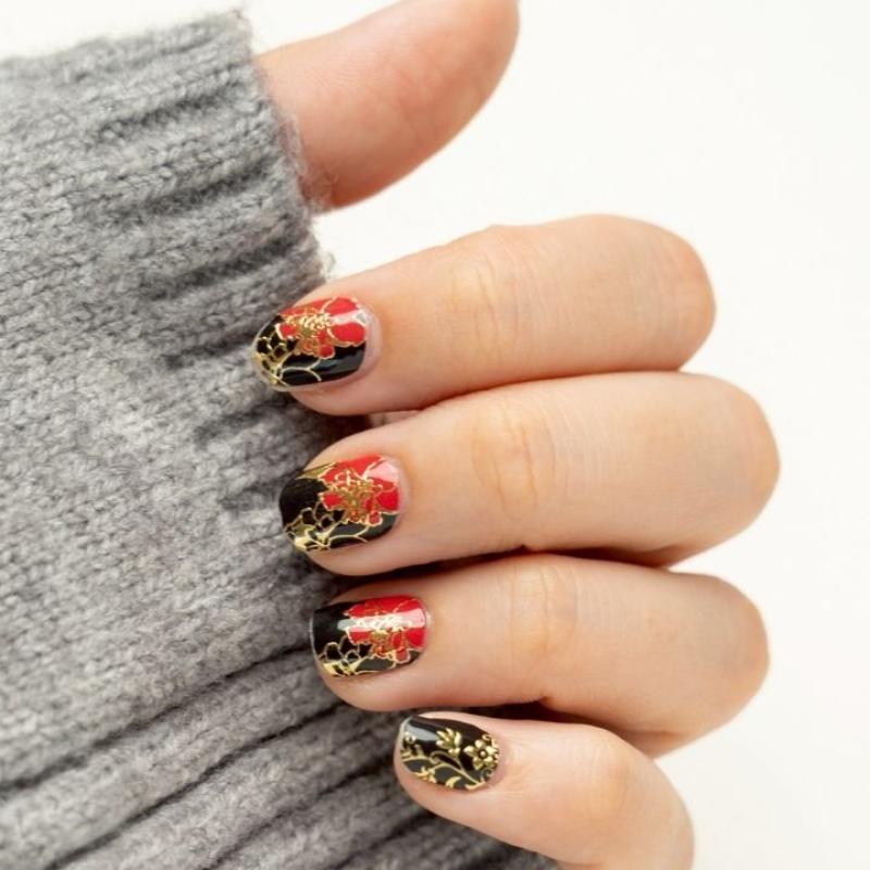 和風ネイルシール　Nail Sticker 匠・漆黒牡丹(ショート)(LUNAKAさん)のメインイメージ