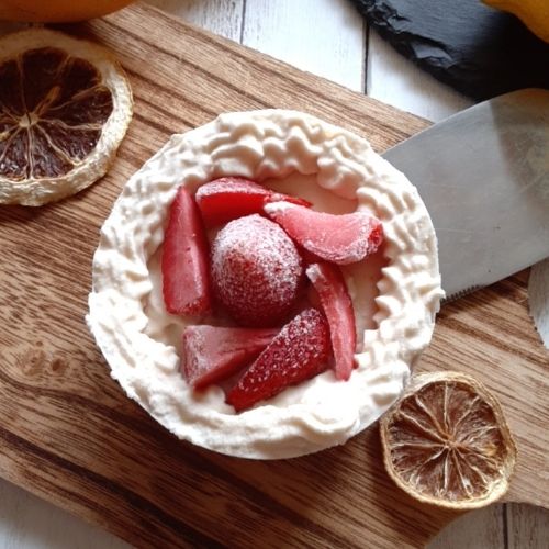 ストロベリーデコレーションrawケーキ(ローケーキ)　rawショコラクリーム × ホイップ　S(Maple Raw -メープル ロー-さん)のメインイメージ