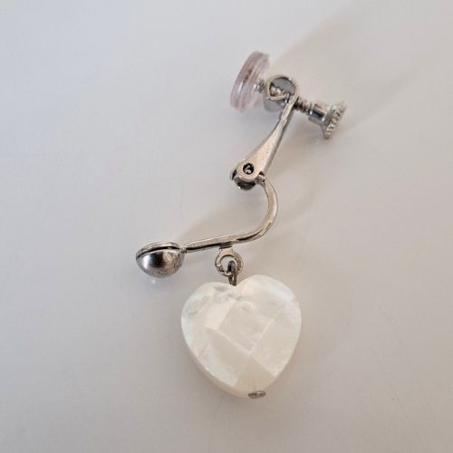【Heart】ハート 型マザーオブパールイヤリング　MER706(unupli jewelryさん)のメインイメージ