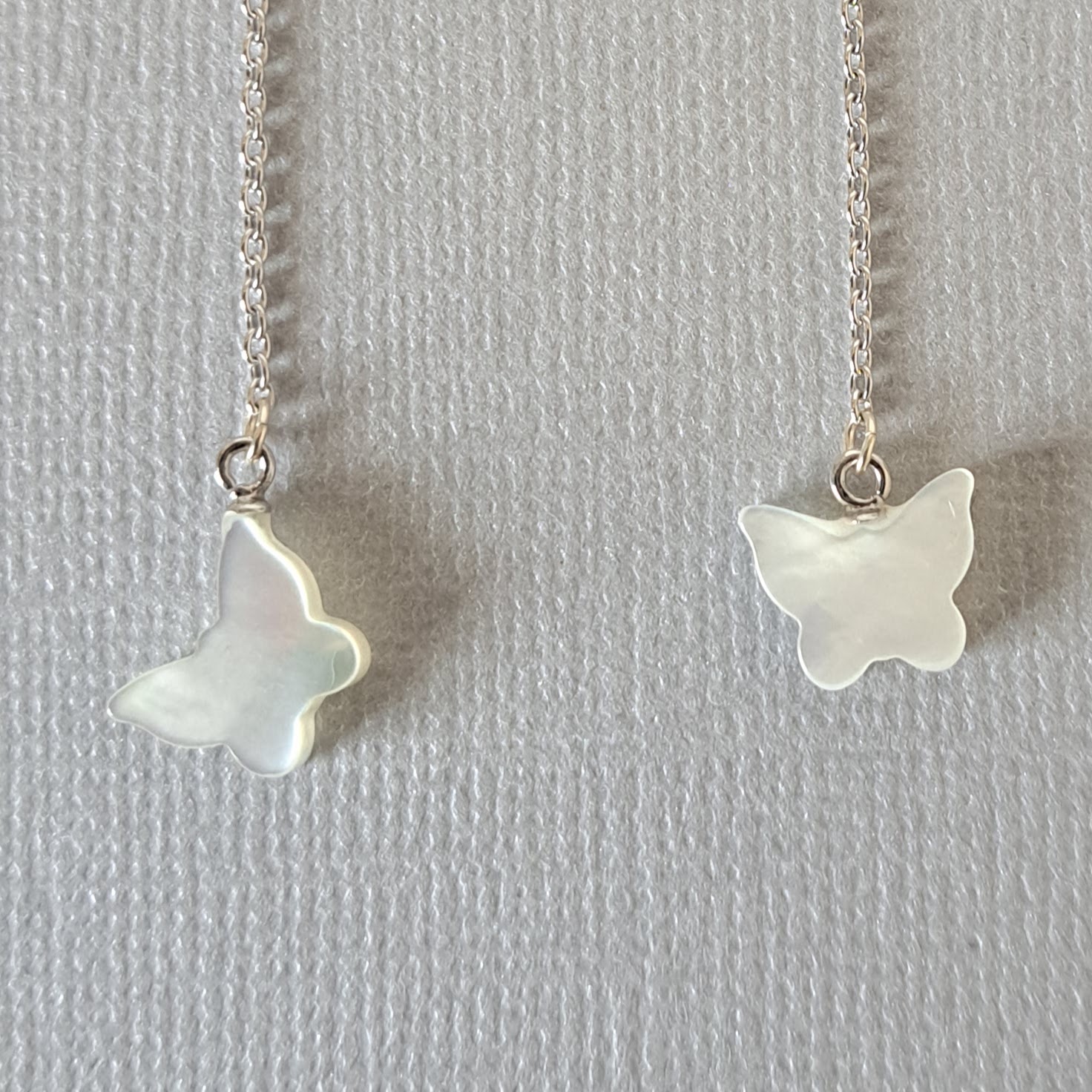 【Butterfly】蝶々型シェルピアス(チェーンタイプ)　MPE708(unupli jewelry ‐ウヌプリ ジュエリー‐さん)のメインイメージ