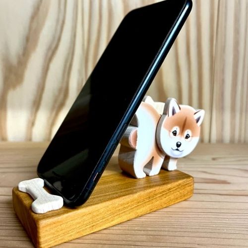 柴犬のスマホスタンド【君は放物線を見たか？】台座：レギュラー(木工房ゆうむさん)のメインイメージ