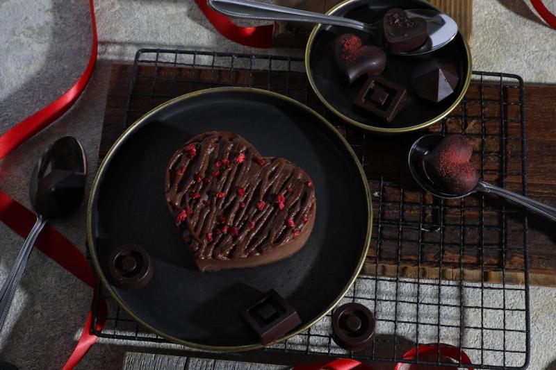 Rawチョコケーキ ハート　9cm(1〜2名分)　ローケーキ　母の日におすすめ☆(Maple Raw -メープル ロー-さん)のメインイメージ