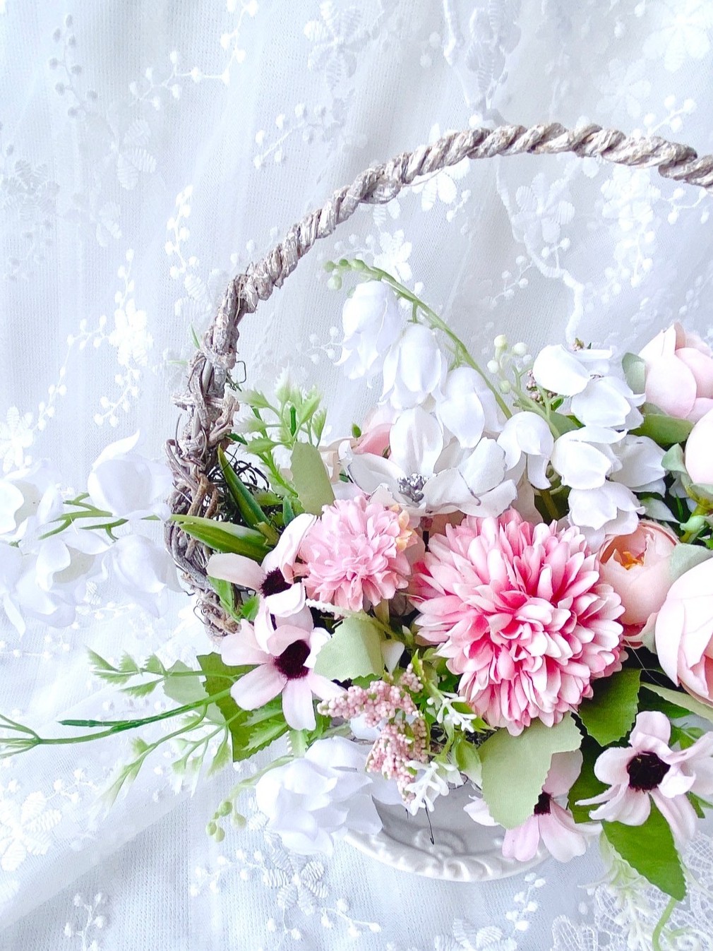 母の日ギフト・ふんわり花かごリース（カタリーヌフラワー）CA-601/size：約Φ23㎝(フルールちよさん)のメインイメージ