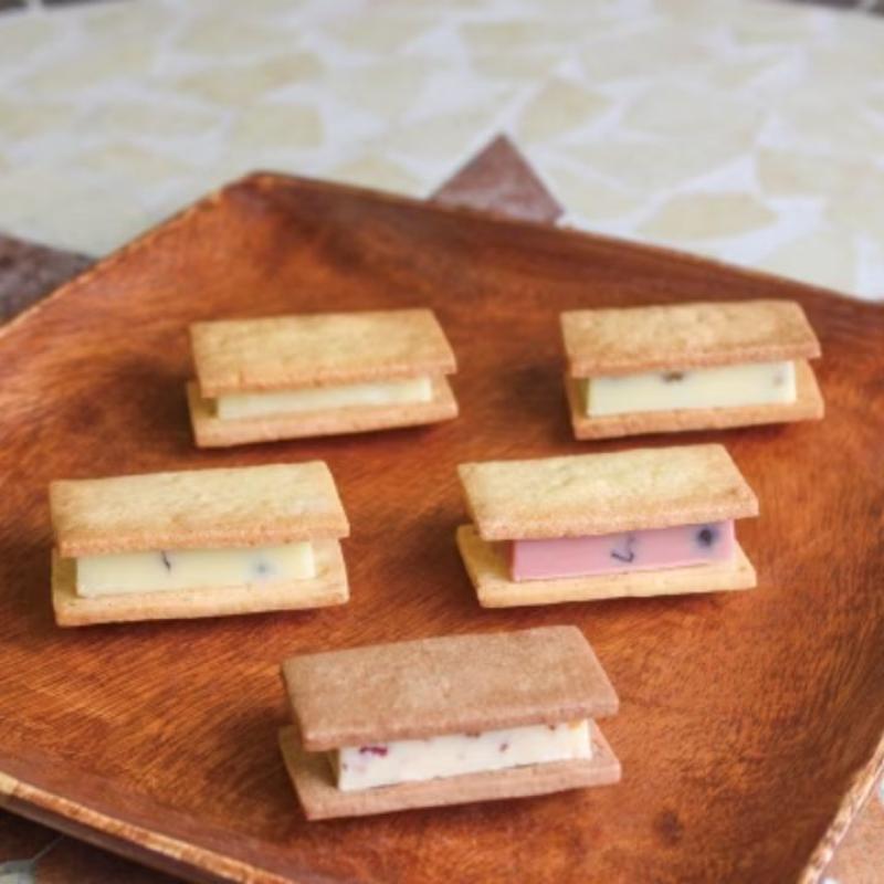 果樹園生まれのバターサンド5種セット(15個入り)　★ジャパンフードセレクション金賞受賞★　母の日におすすめ☆(漆山果樹園さん)のメインイメージ