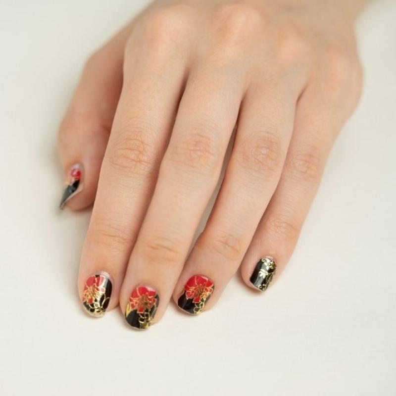 和風ネイルシール　Nail Sticker 漆⿊牡丹（ロング）(LUNAKAさん)のメインイメージ