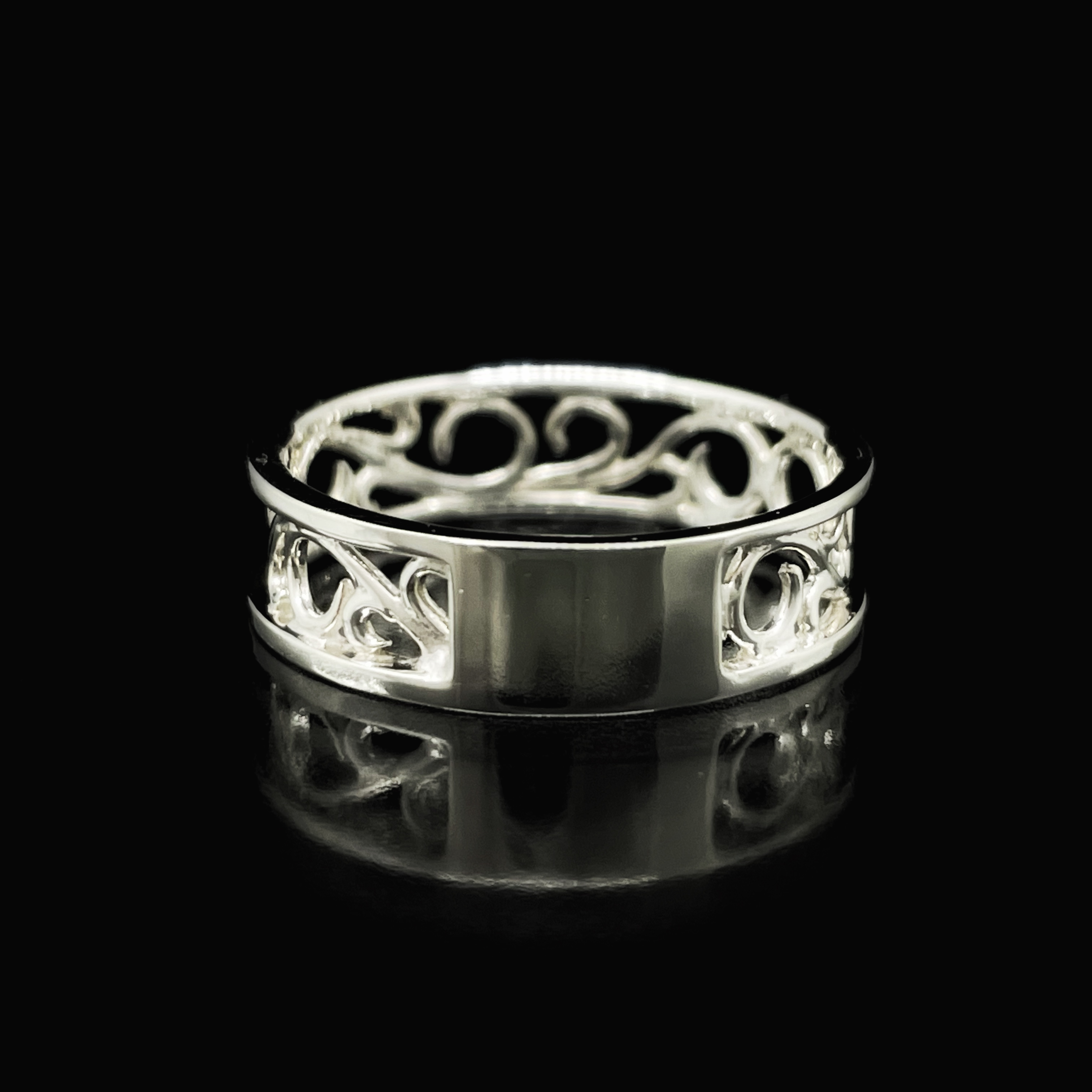 【7号〜14号】アラベスク紋様の透かしリング　シルバーリング(Studio Tinkerさん)のメインイメージ