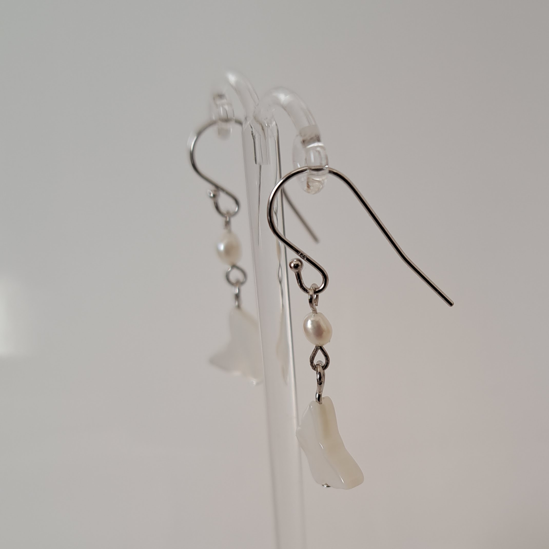 【Butterfly】蝶々型シェル×淡水パールピアス　MPE707(unupli jewelry ‐ウヌプリ ジュエリー‐さん)のメインイメージ